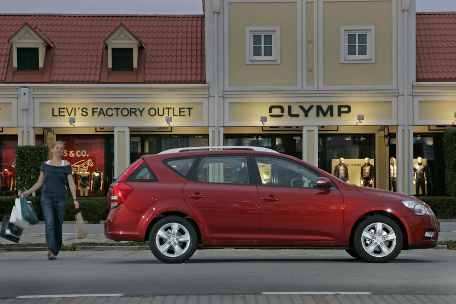  Kia cee&rsquo;d SW 2009 года  (фото 21 из 61)